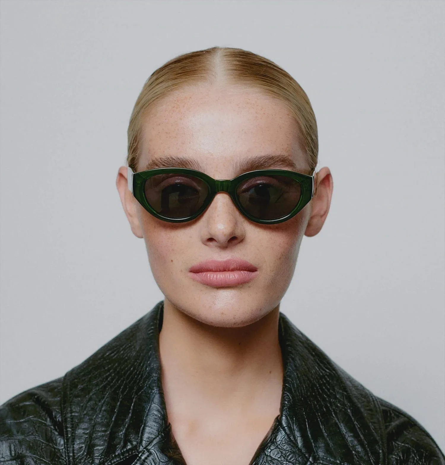 A.Kjaerbede Winnie Sunglasses Dark Green Transparent