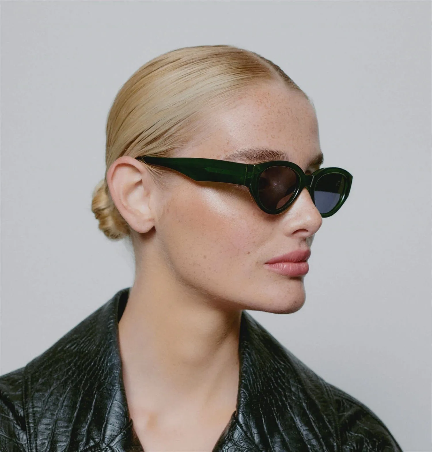 A.Kjaerbede Winnie Sunglasses Dark Green Transparent