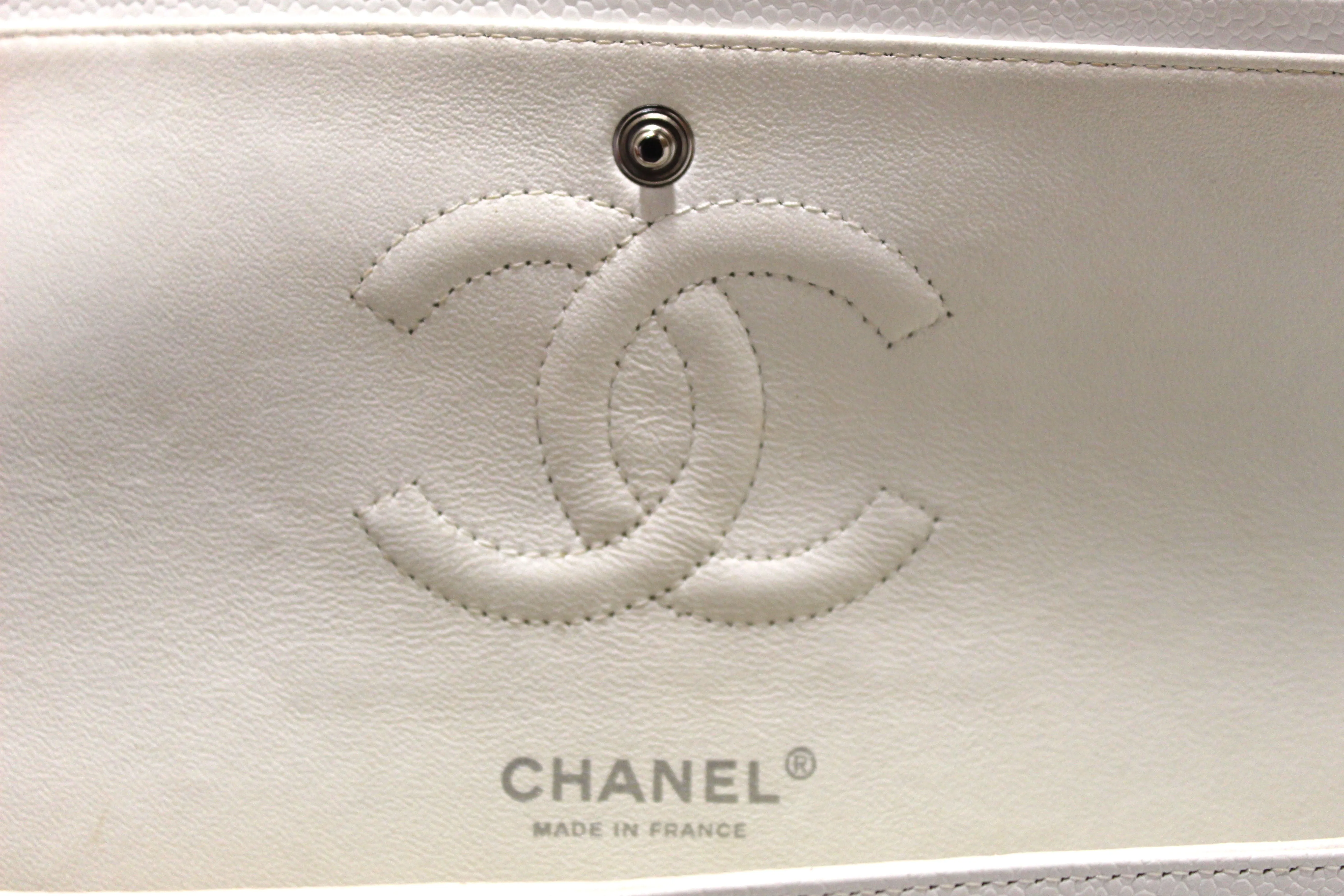 Authentic Chanel White Caviar Leather Medium Classic Flap Chain Handbag