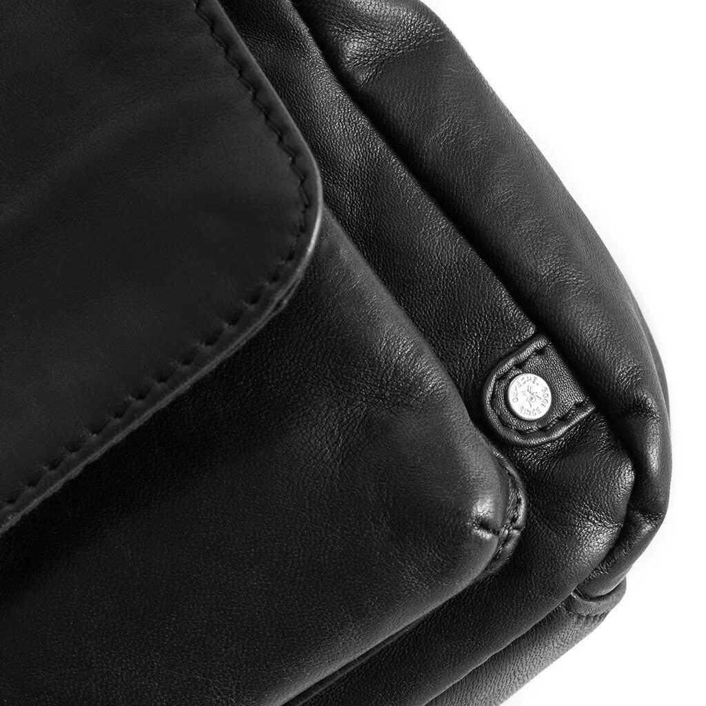 Classic crossover bag in soft and delicious leather quality / 16030 - Black (Nero)