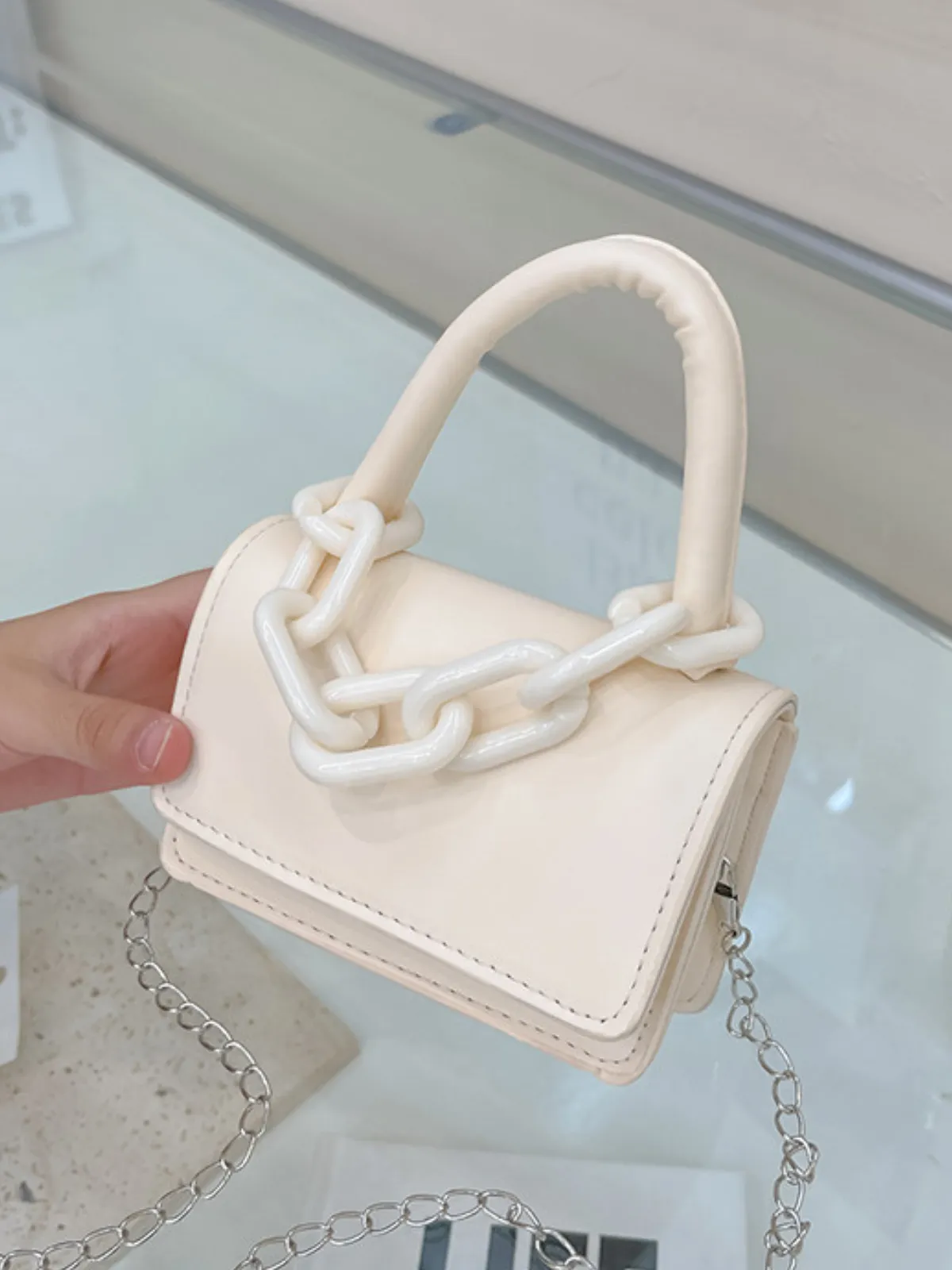 Linked In Style Mini Shoulder Handbag